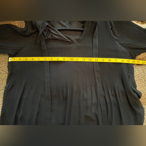 Signature Studio Black Pleated Keyhole Tie collar Long Sleeve Dress Size Medium - Picture 9 of 11